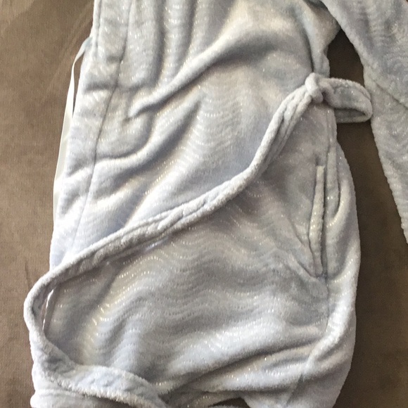 bathrobe - Picture 2 of 4